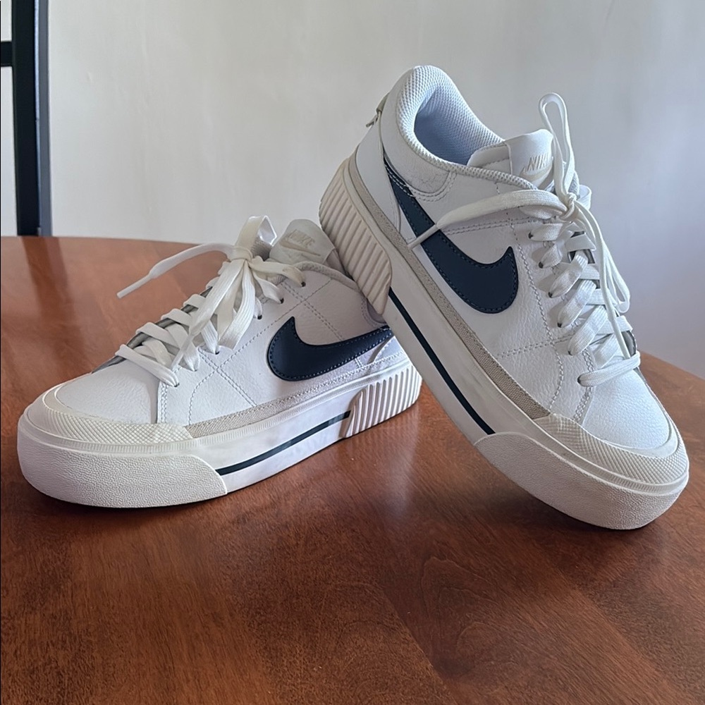 Nike Court Legacy Lift Women’s Size 7